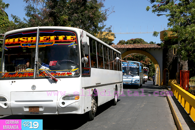 Miles de capitalinos disfrutan alegres de un inolvidable paseo familiar en Granada y Xilo&aacute;